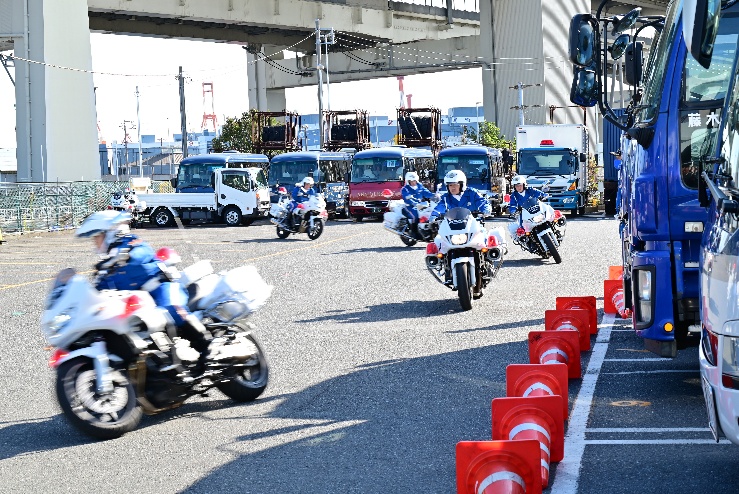 安全講話及び白バイテクニカル走行(7)